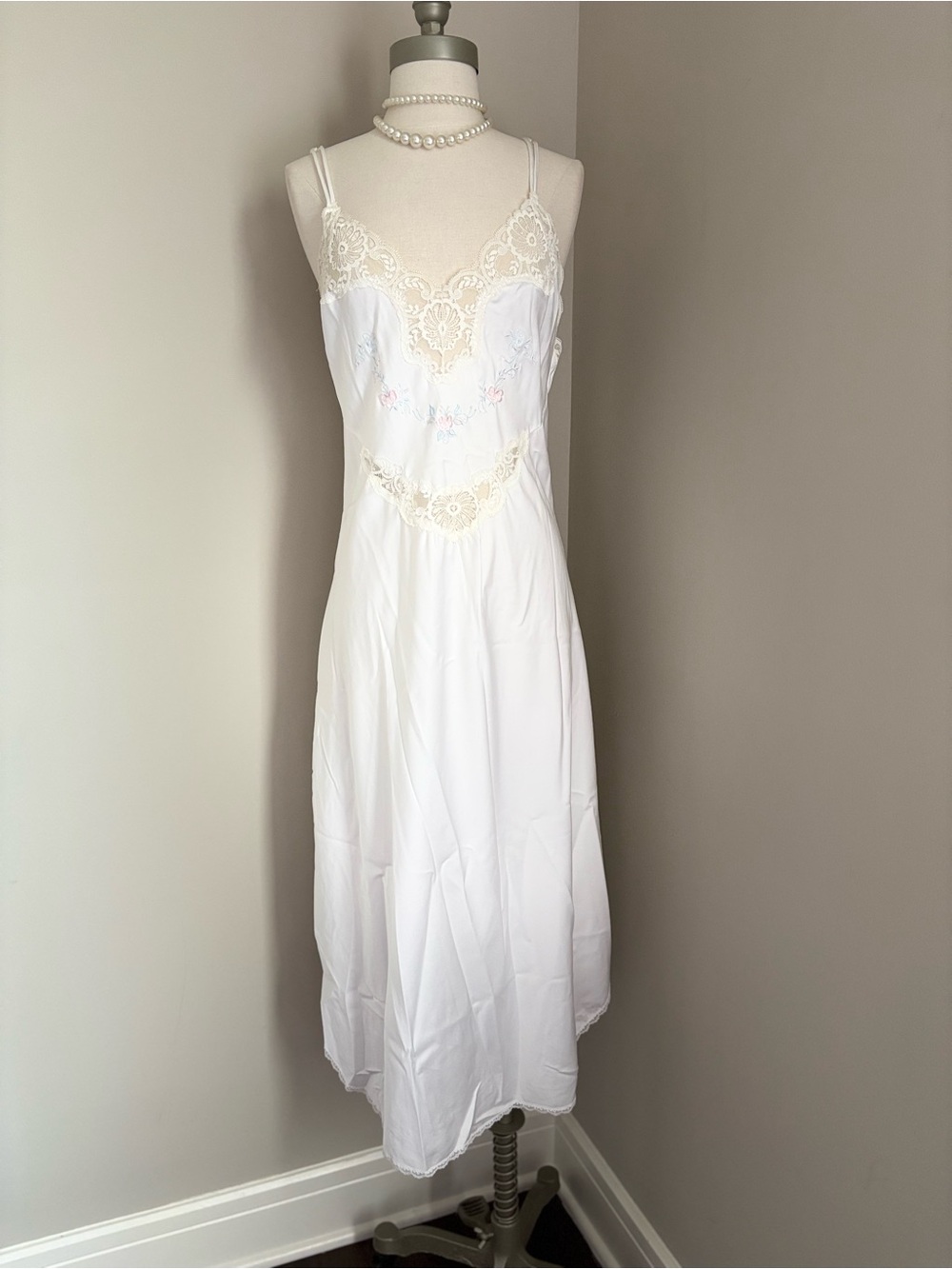 Vtg Barbizon White Cream Lace-Trim Long Chemise Slip size Large